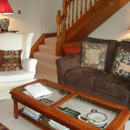 Courtyard Cottage Карлоу Екстериор снимка