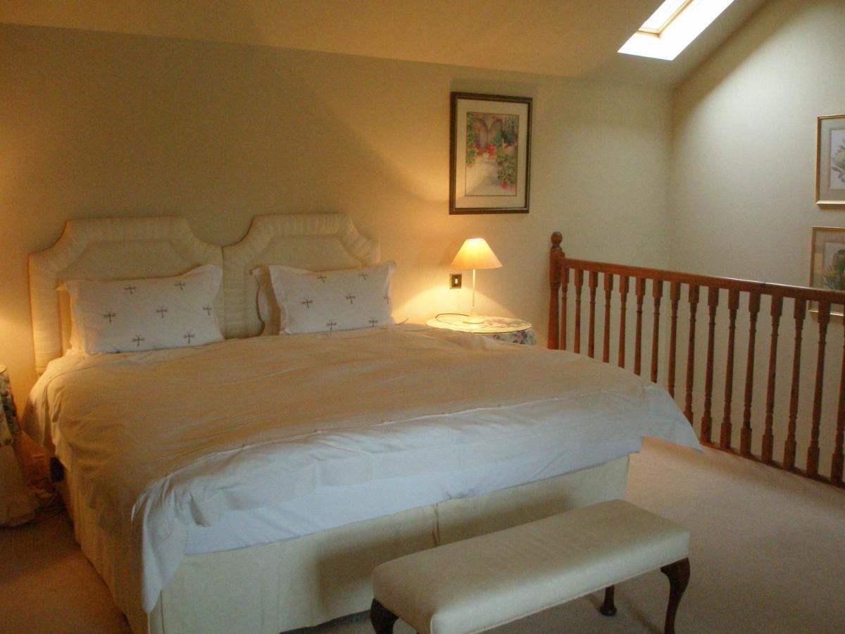 Courtyard Cottage Карлоу Екстериор снимка
